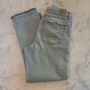 American Eagle Super High-rise Straight women's light wash jeans